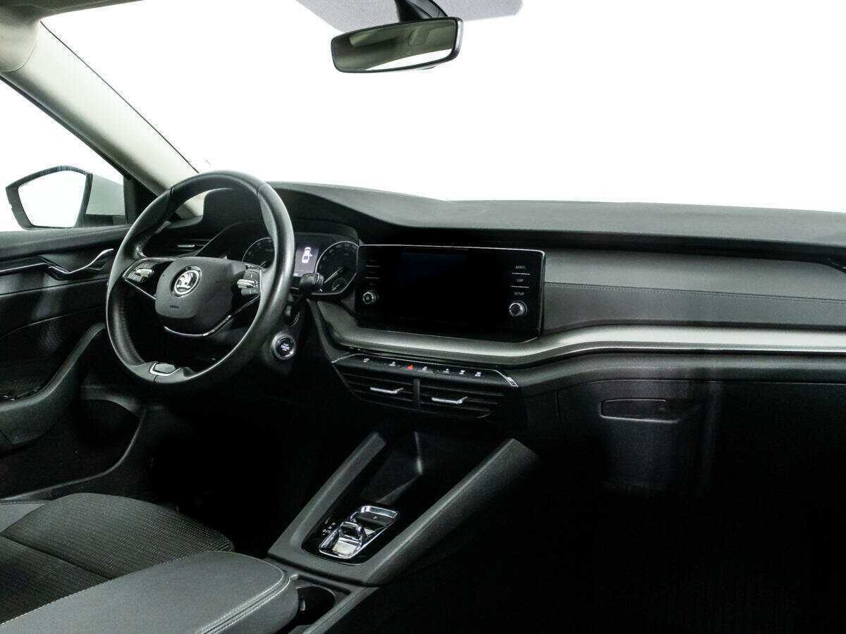 Skoda Octavia с пробегом — 2021 год. Фото: #6
