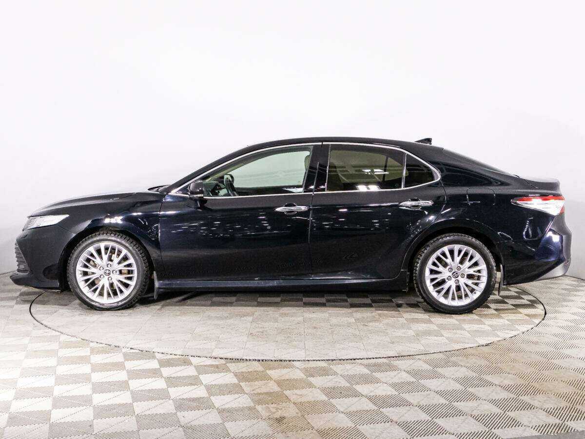 Toyota Camry с пробегом — 2018 год. Фото: #7