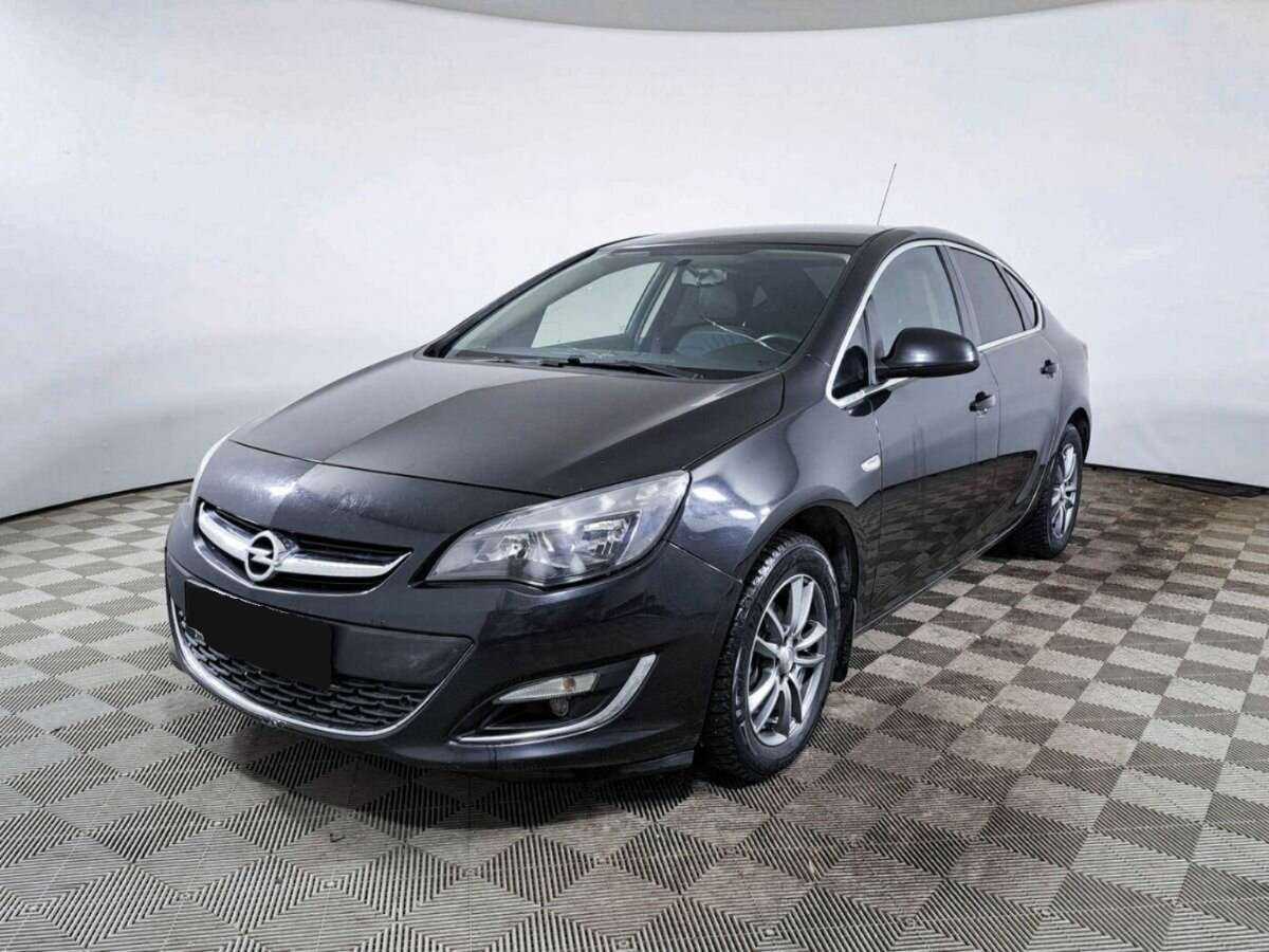 Opel Astra с пробегом — 2014 год. Фото: #0