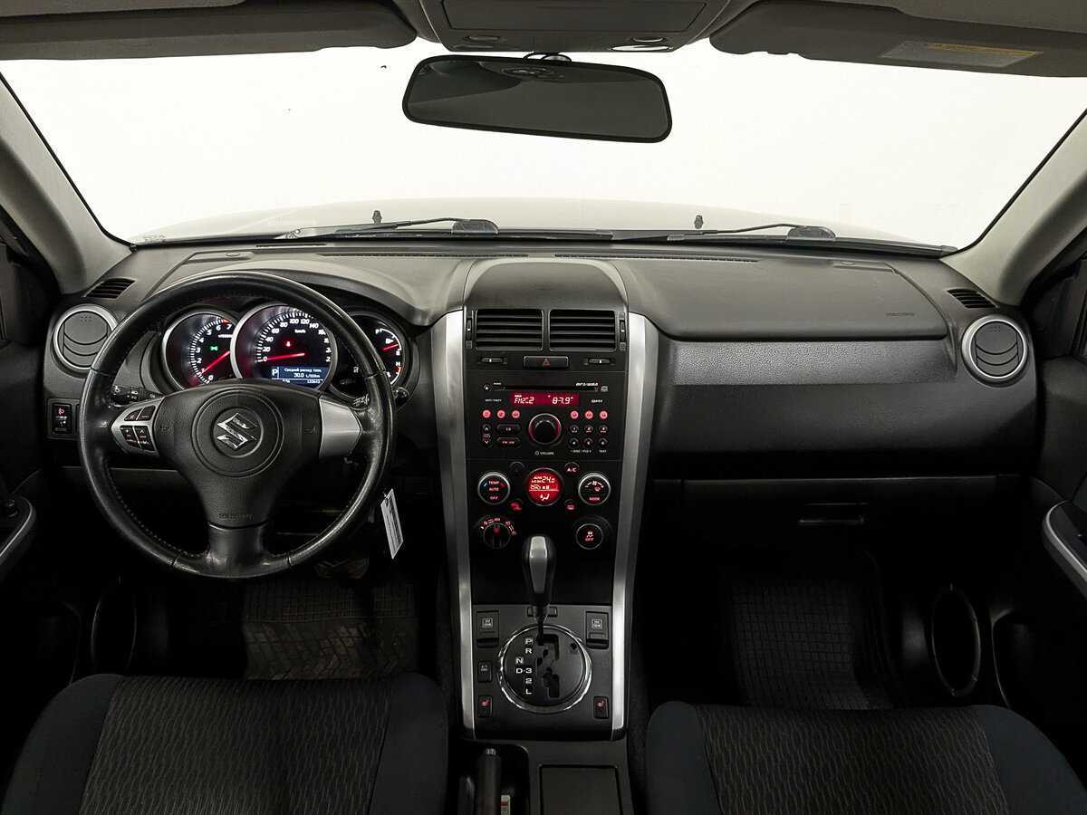 Suzuki Grand Vitara с пробегом — 2013 год. Фото: #13
