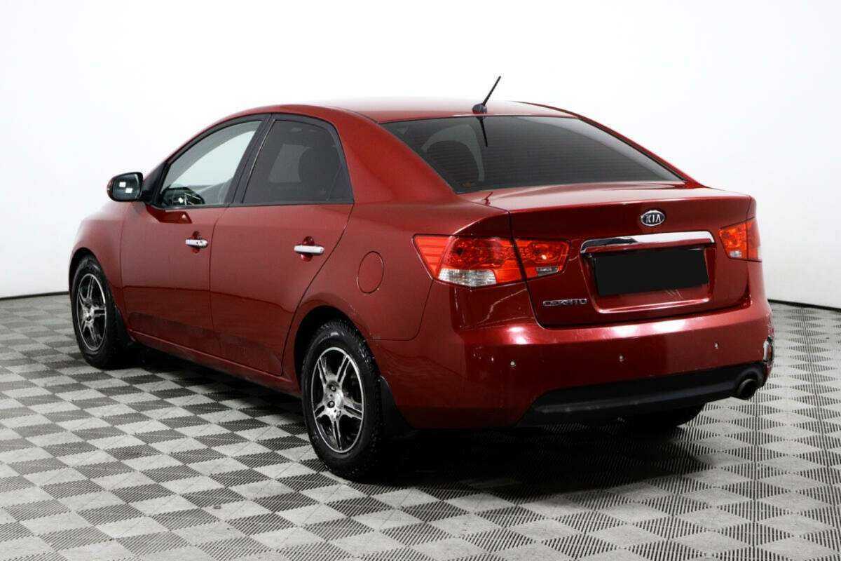 Kia Cerato с пробегом — 2012 год. Фото: #6