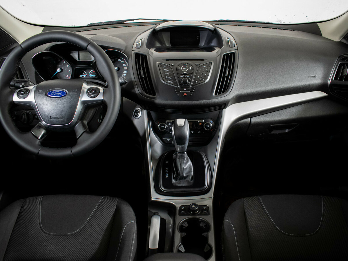 Ford Kuga с пробегом — 2015 год. Фото: #10