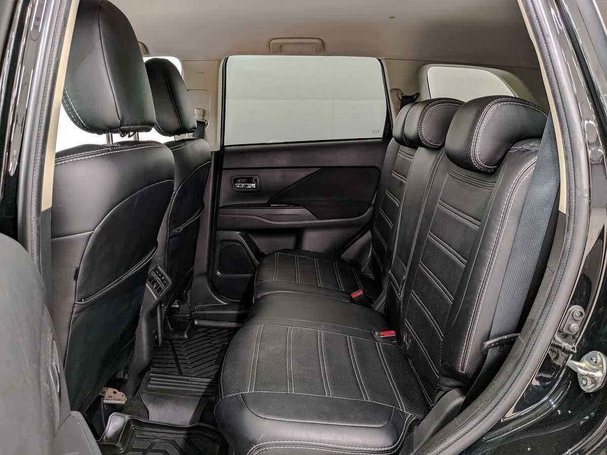 Mitsubishi Outlander с пробегом — 2020 год. Фото: #13