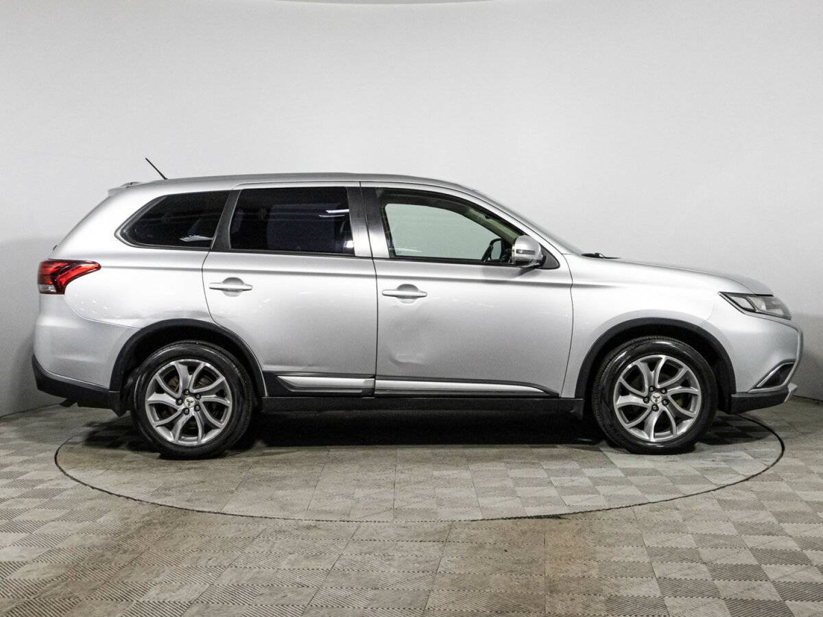 Mitsubishi Outlander с пробегом — 2016 год. Фото: #3
