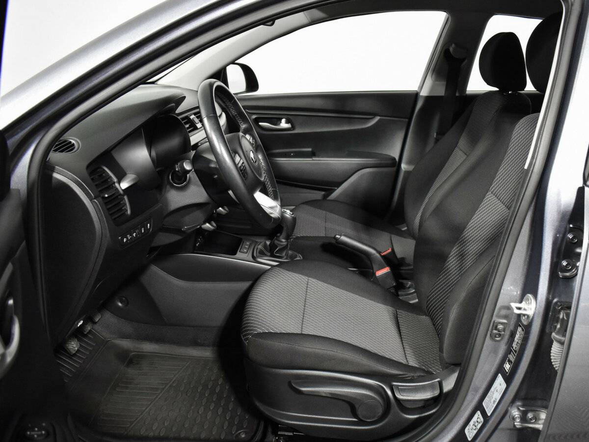 Kia Rio с пробегом — 2020 год. Фото: #9