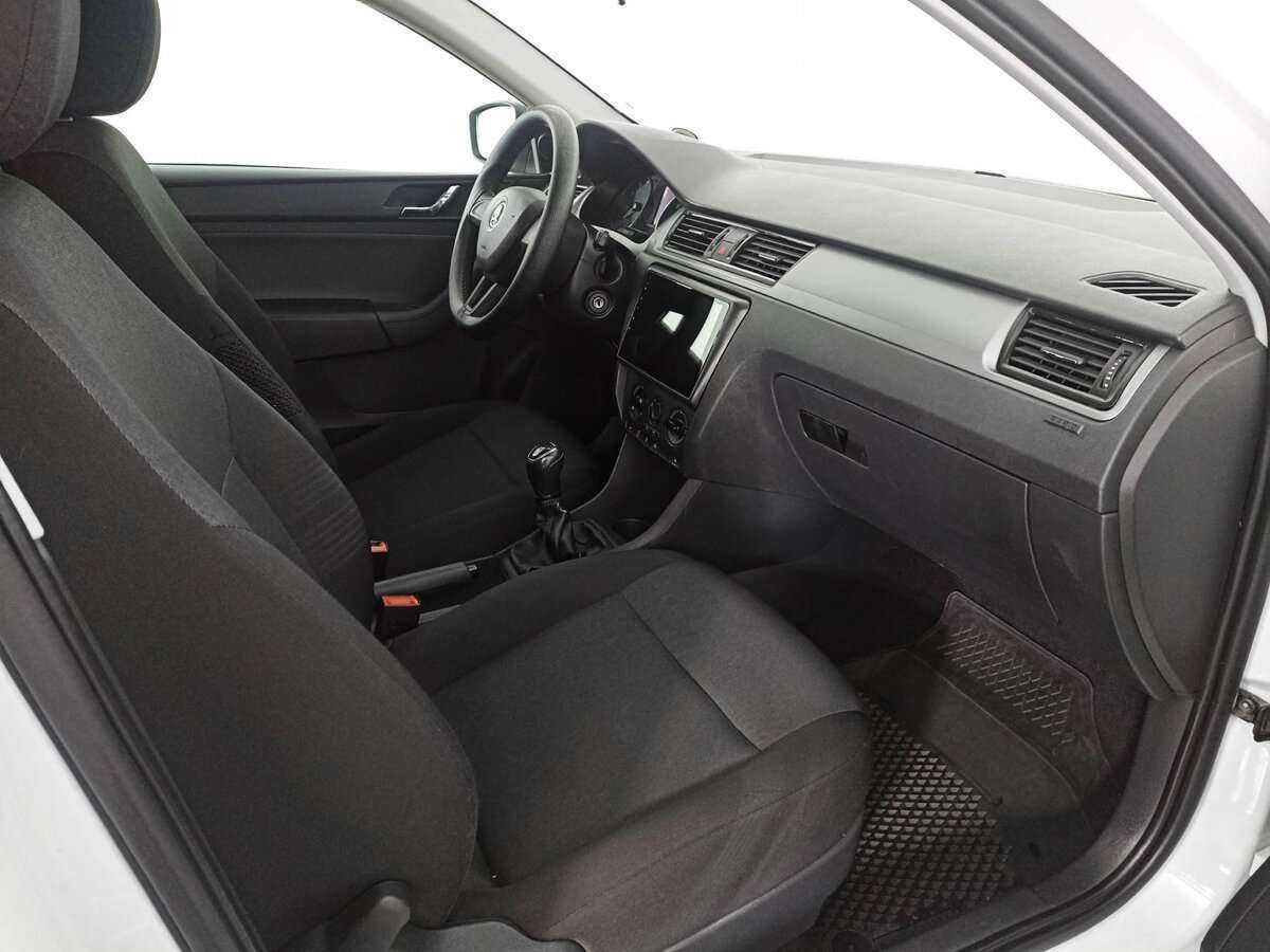 Skoda Rapid с пробегом — 2017 год. Фото: #10