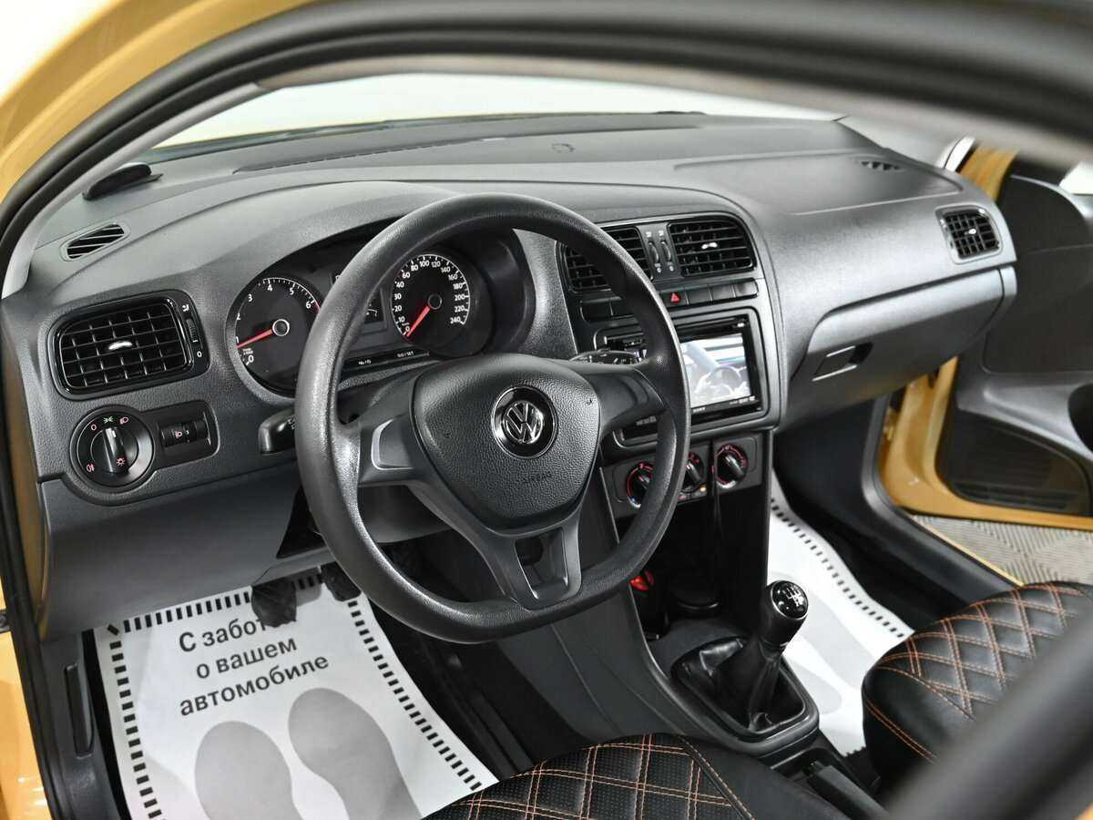 Volkswagen Polo с пробегом — 2017 год. Фото: #4
