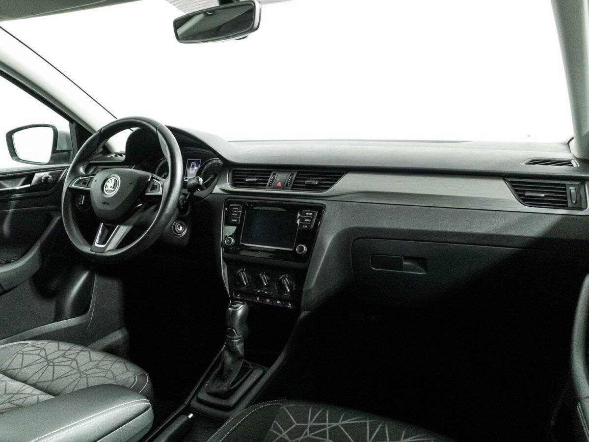 Skoda Rapid с пробегом — 2018 год. Фото: #8