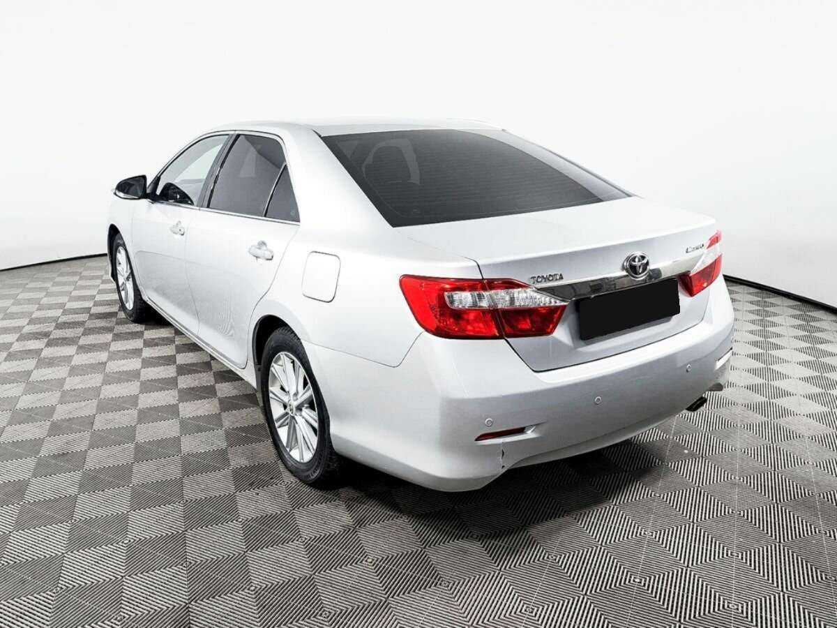 Toyota Camry с пробегом — 2014 год. Фото: #5