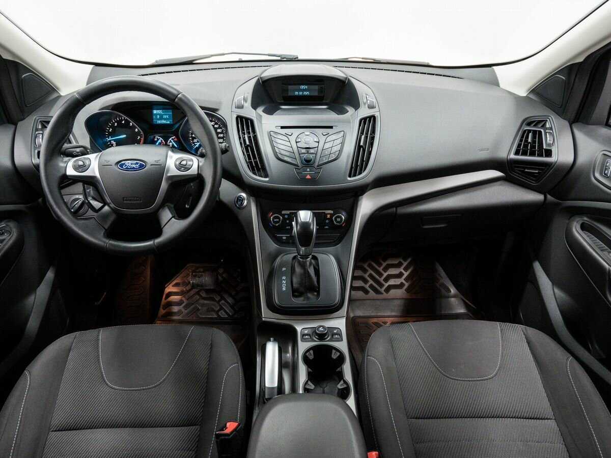 Ford Kuga с пробегом — 2015 год. Фото: #9