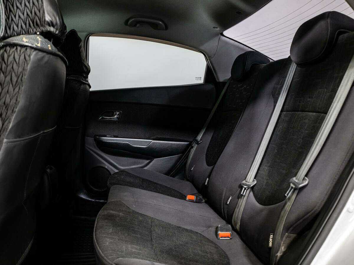 Kia Rio с пробегом — 2012 год. Фото: #9