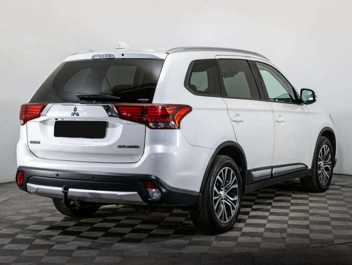 Mitsubishi Outlander с пробегом — 2018 год. Фото: #4