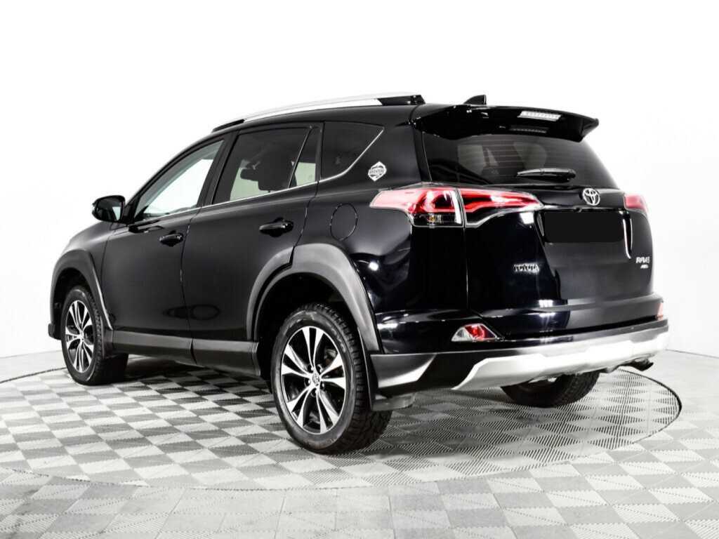 Toyota RAV4 с пробегом — 2018 год. Фото: #6