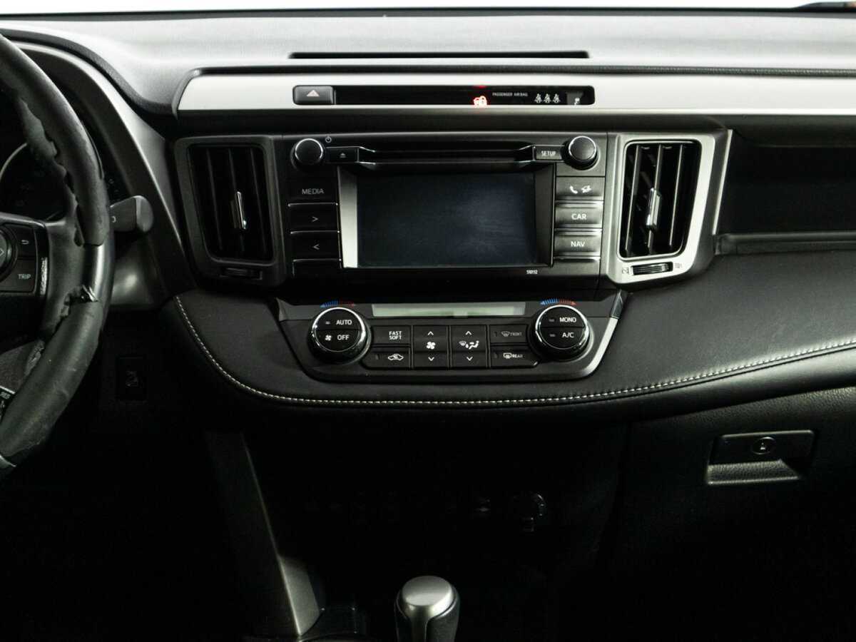 Toyota RAV4 с пробегом — 2015 год. Фото: #12