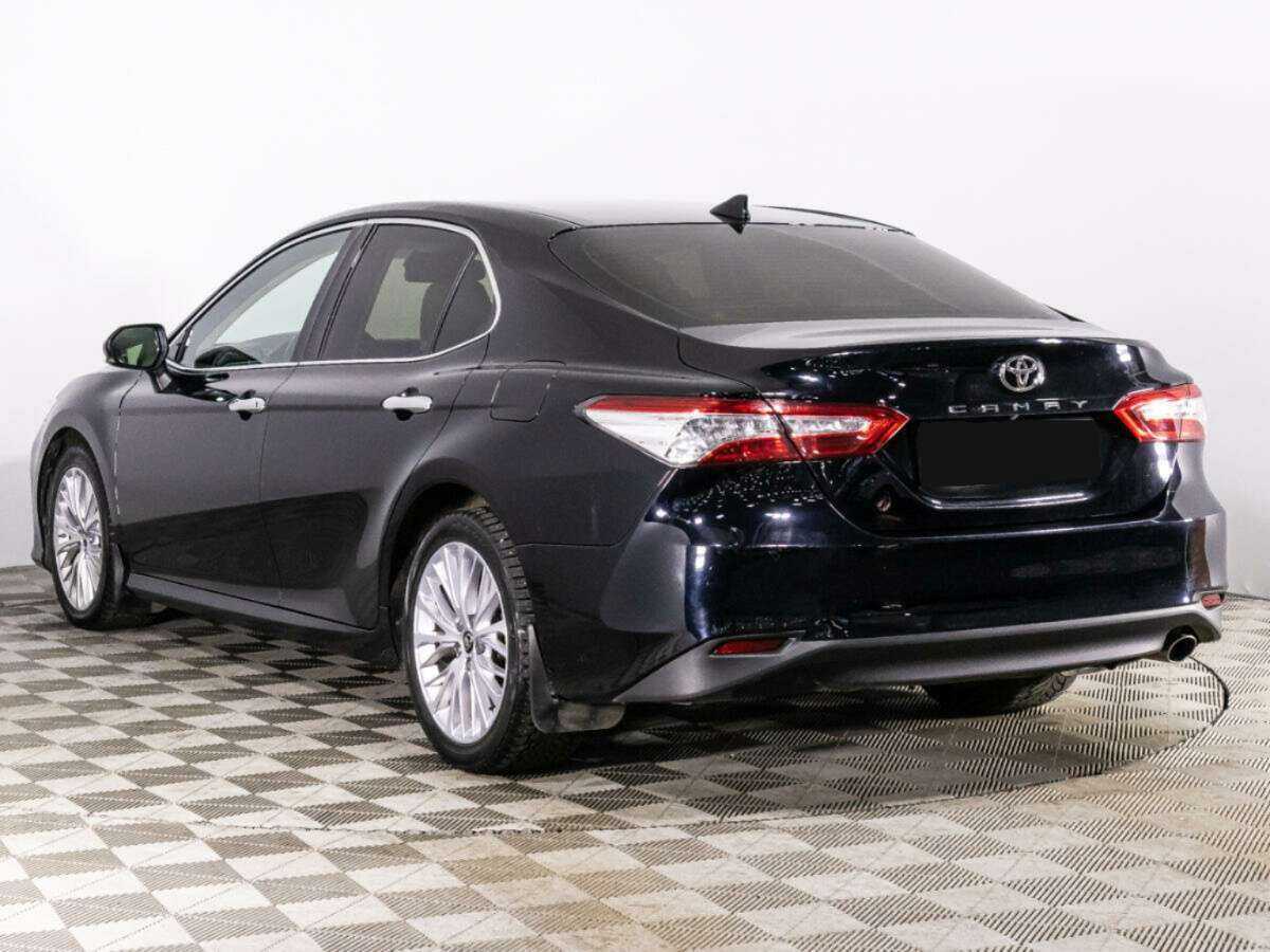 Toyota Camry с пробегом — 2018 год. Фото: #6