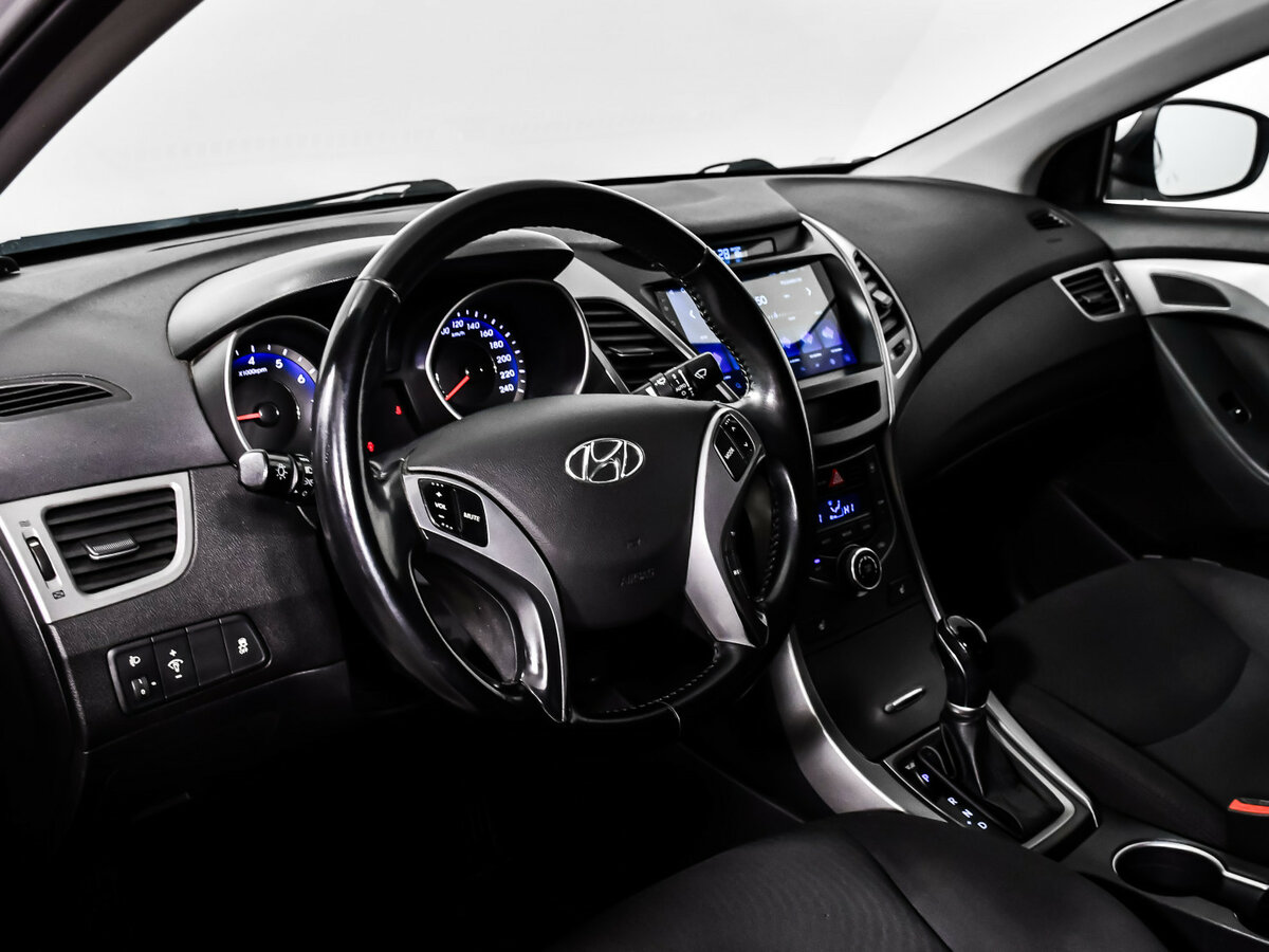 Hyundai Elantra с пробегом — 2014 год. Фото: #11