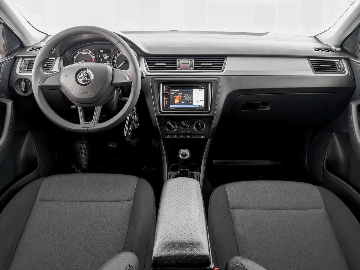 Skoda Rapid с пробегом — 2017 год. Фото: #11