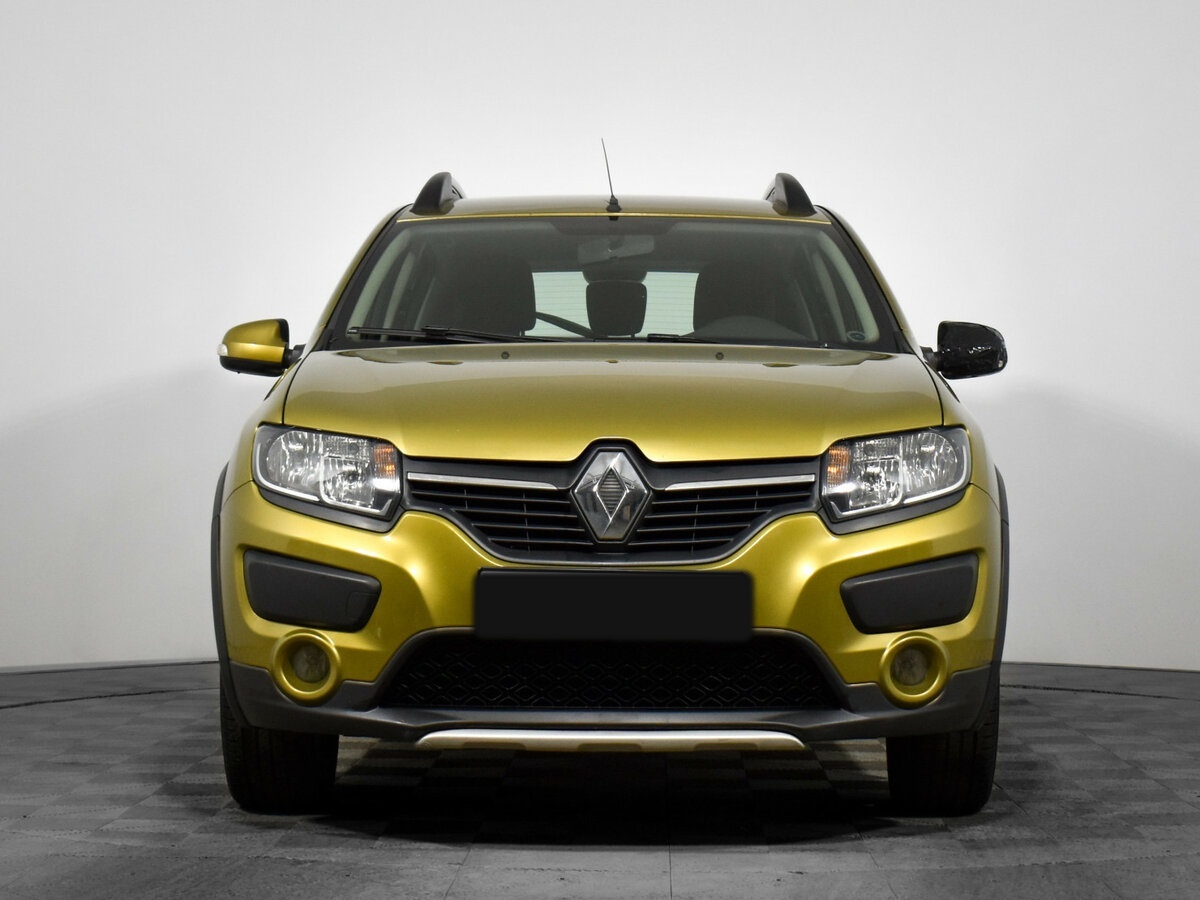 Renault Sandero с пробегом — 2016 год. Фото: #1