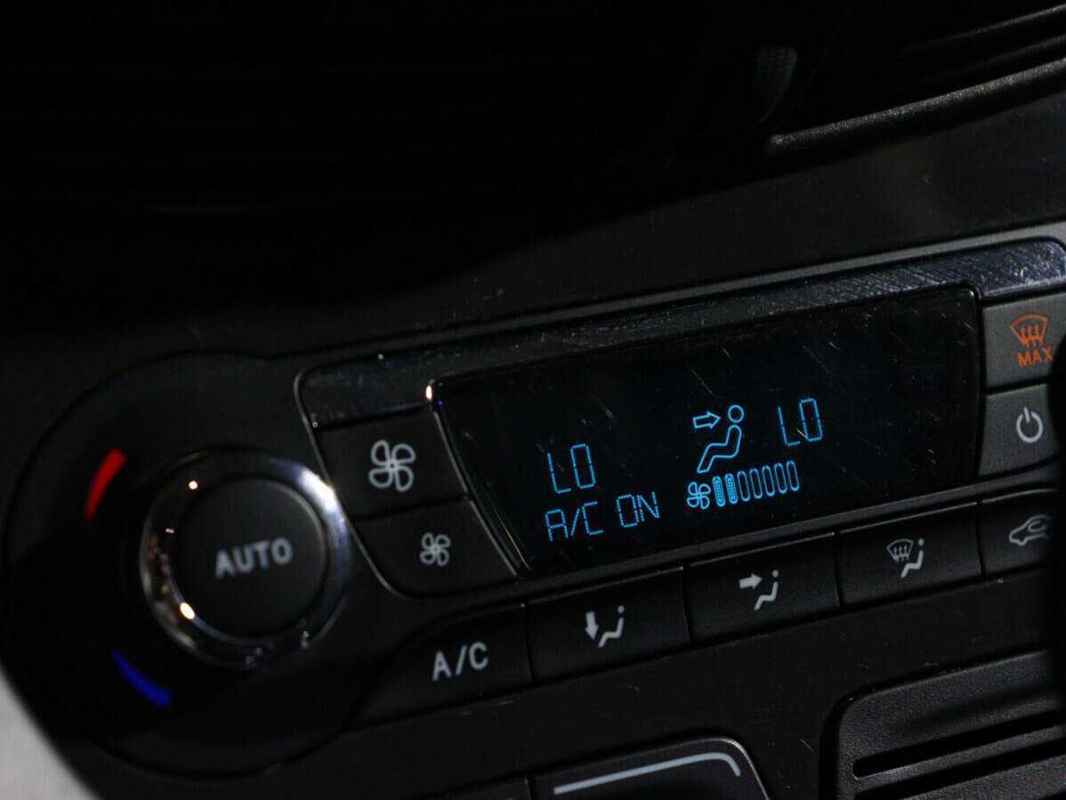 Ford Kuga с пробегом — 2013 год. Фото: #15