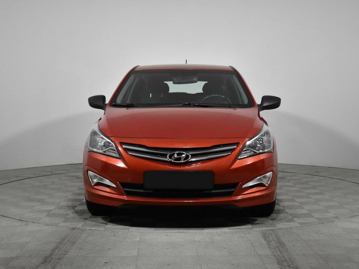 Hyundai Solaris с пробегом — 2014 год. Фото: #1