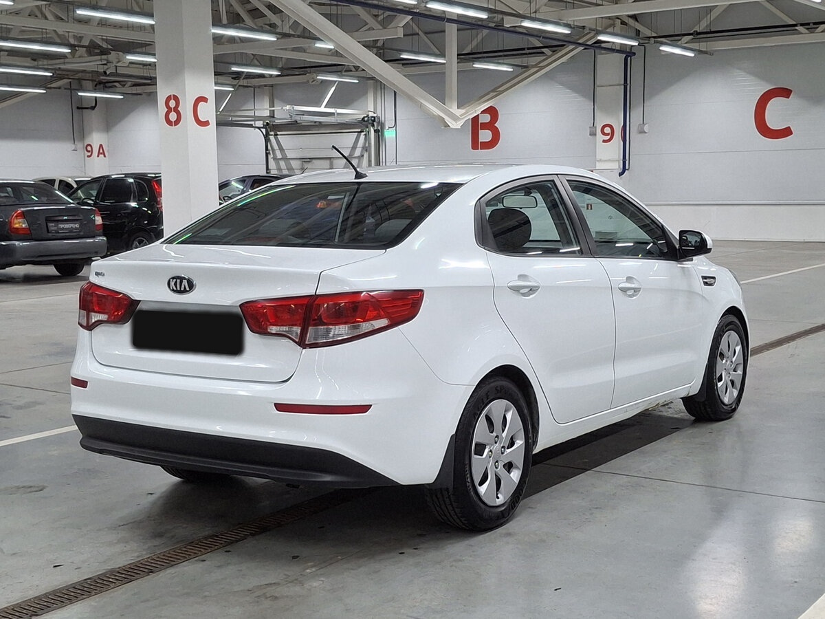 Kia Rio с пробегом — 2015 год. Фото: #4