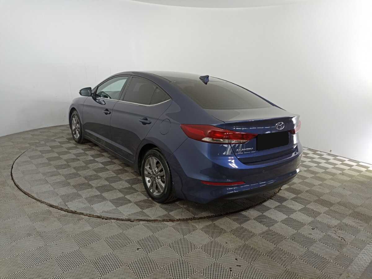 Hyundai Elantra с пробегом — 2018 год. Фото: #6