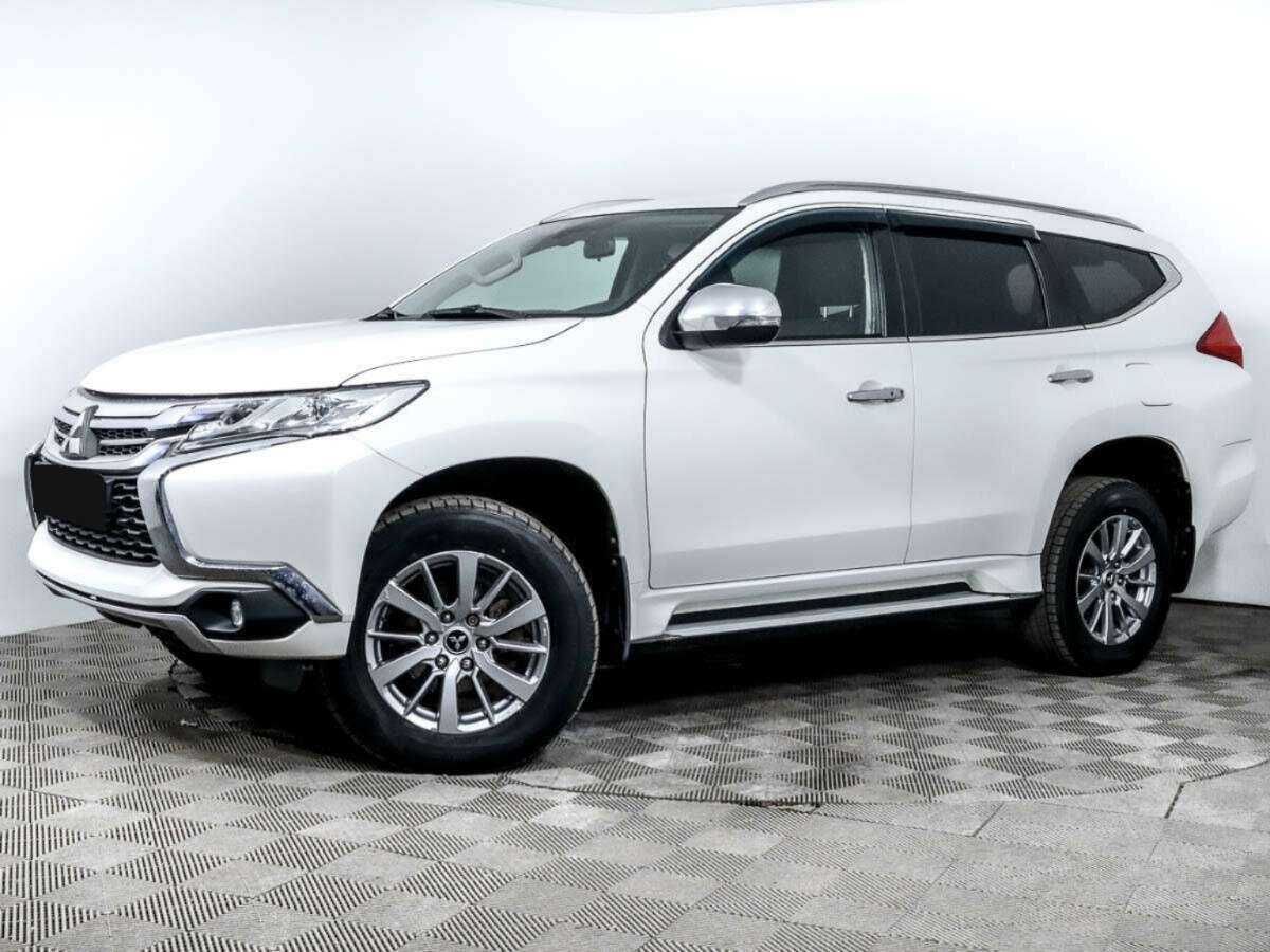 Mitsubishi Pajero Sport с пробегом — 2017 год. Посмотреть фото