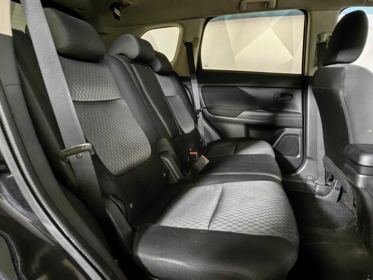 Mitsubishi Outlander с пробегом — 2014 год. Фото: #11