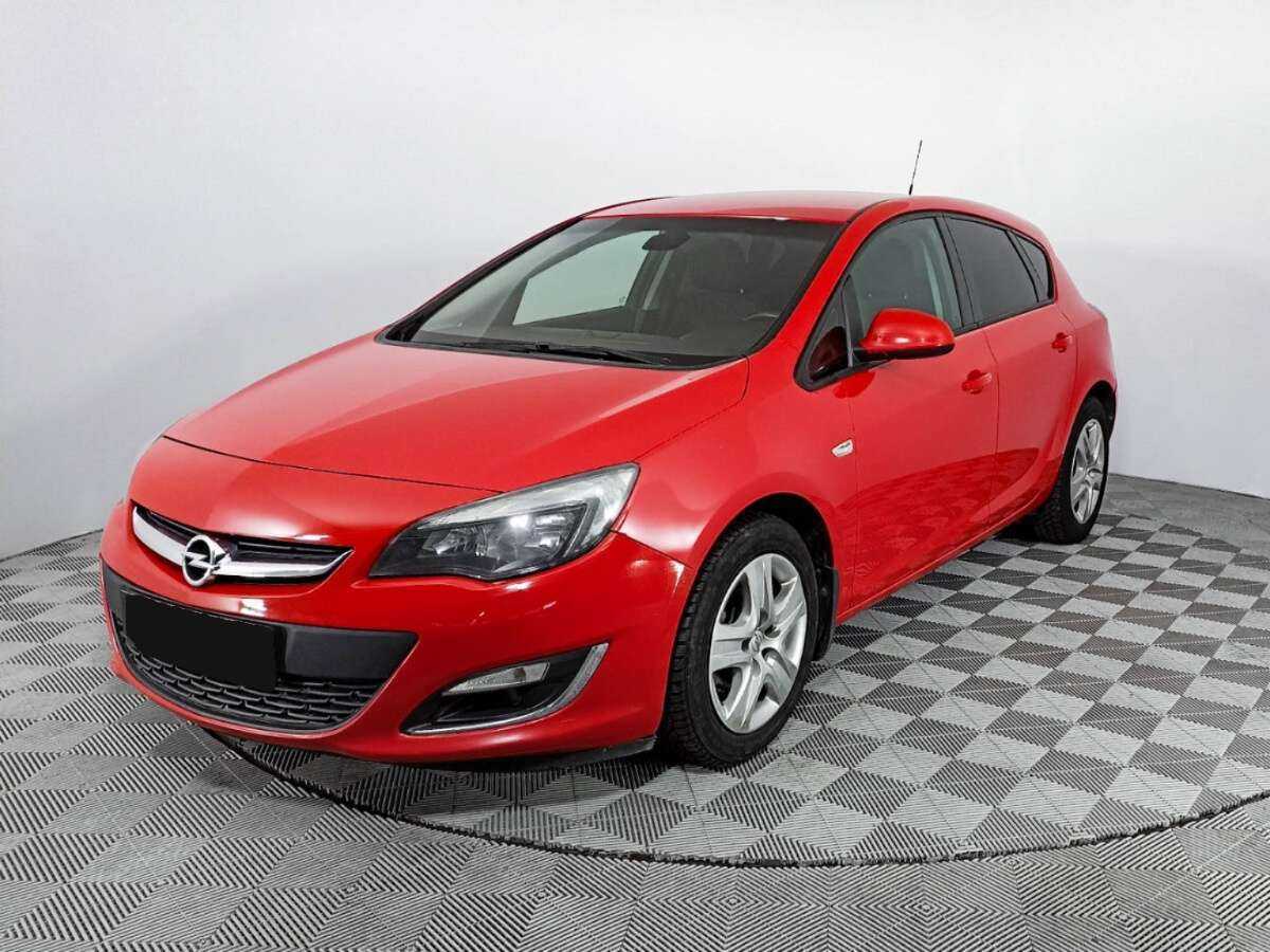 Opel Astra с пробегом — 2012 год. Фото: #0