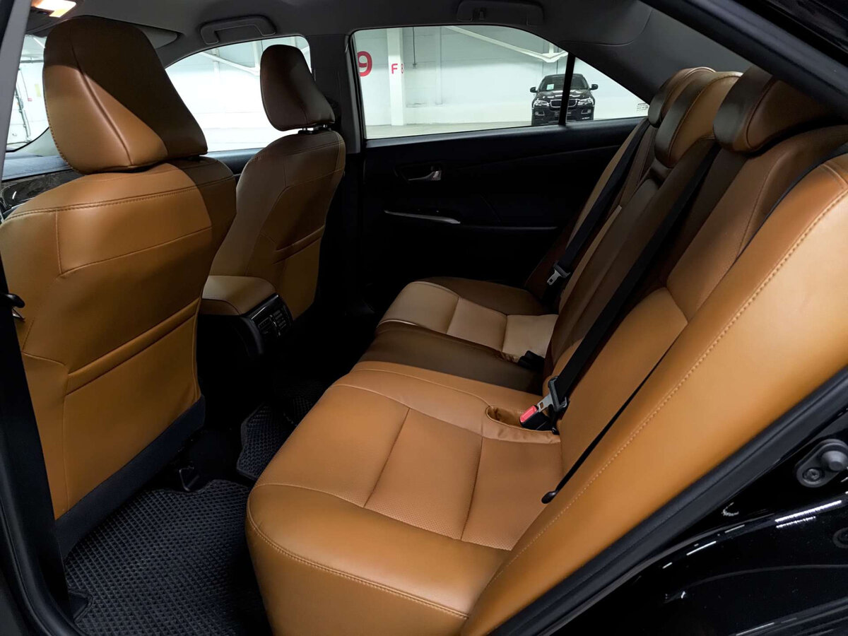 Toyota Camry с пробегом — 2018 год. Фото: #11