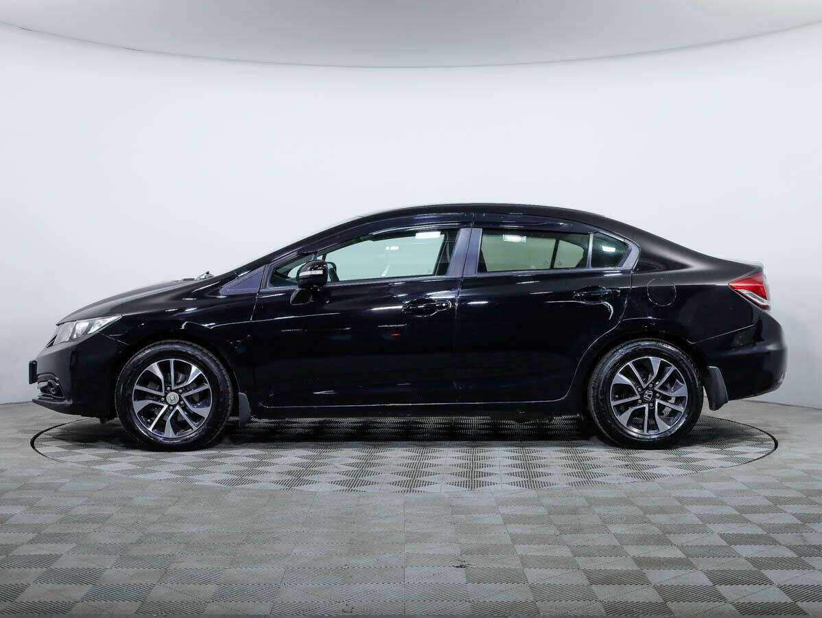 Honda Civic с пробегом — 2013 год. Фото: #6
