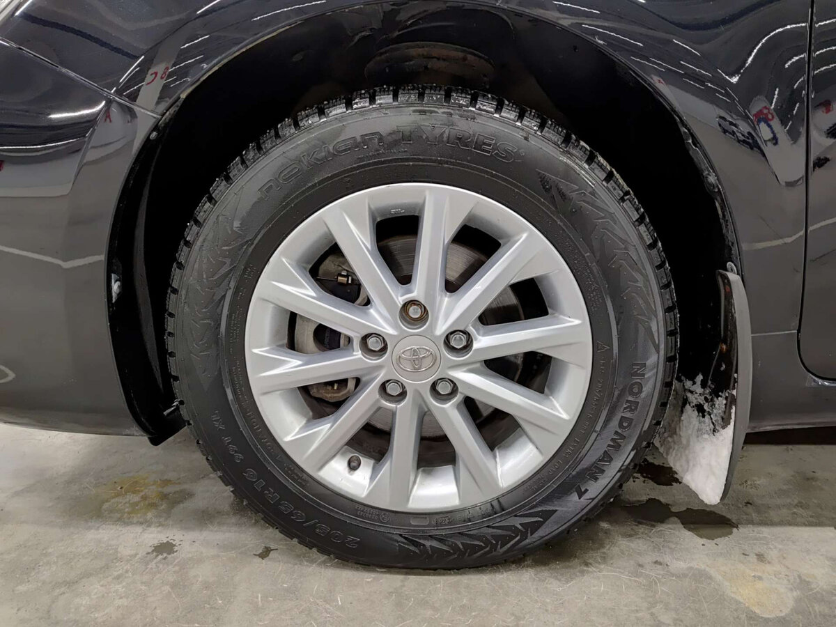 Toyota Camry с пробегом — 2018 год. Фото: #17