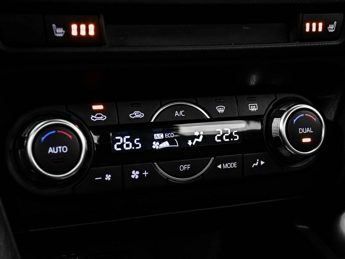 Mazda 3 с пробегом — 2015 год. Фото: #12