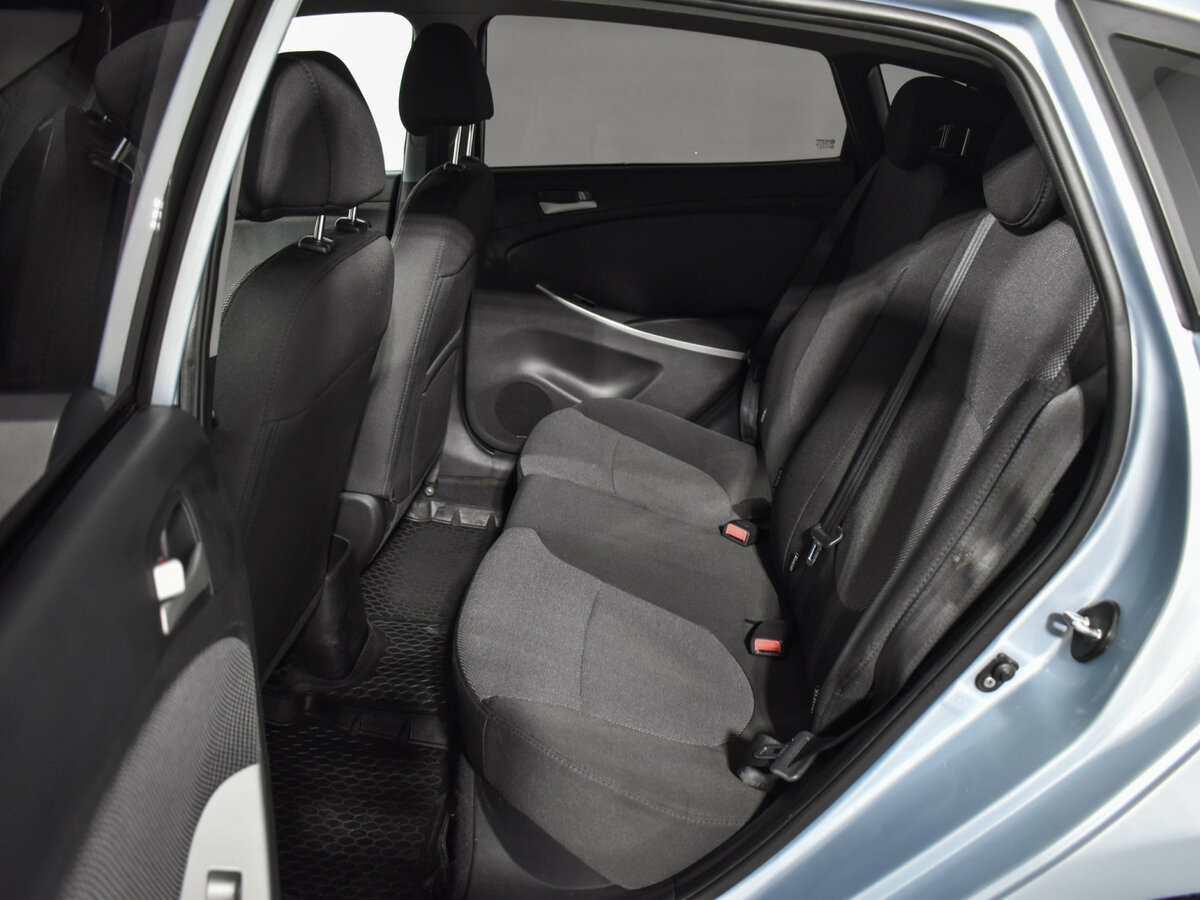 Hyundai Solaris с пробегом — 2014 год. Фото: #10