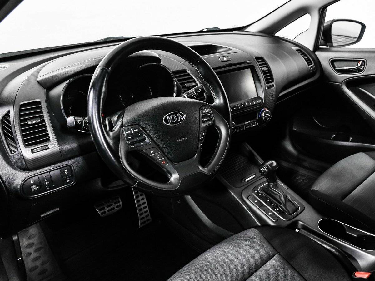 Kia Cerato с пробегом — 2015 год. Фото: #12