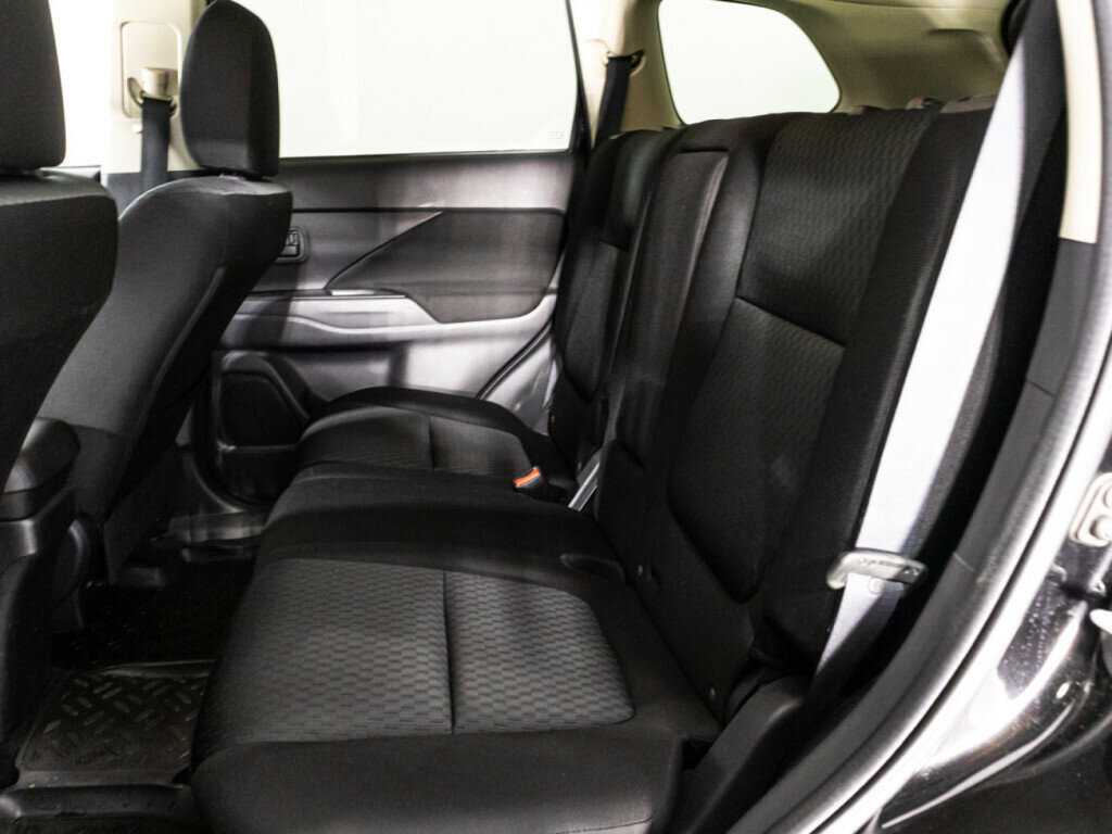 Mitsubishi Outlander с пробегом — 2014 год. Фото: #7