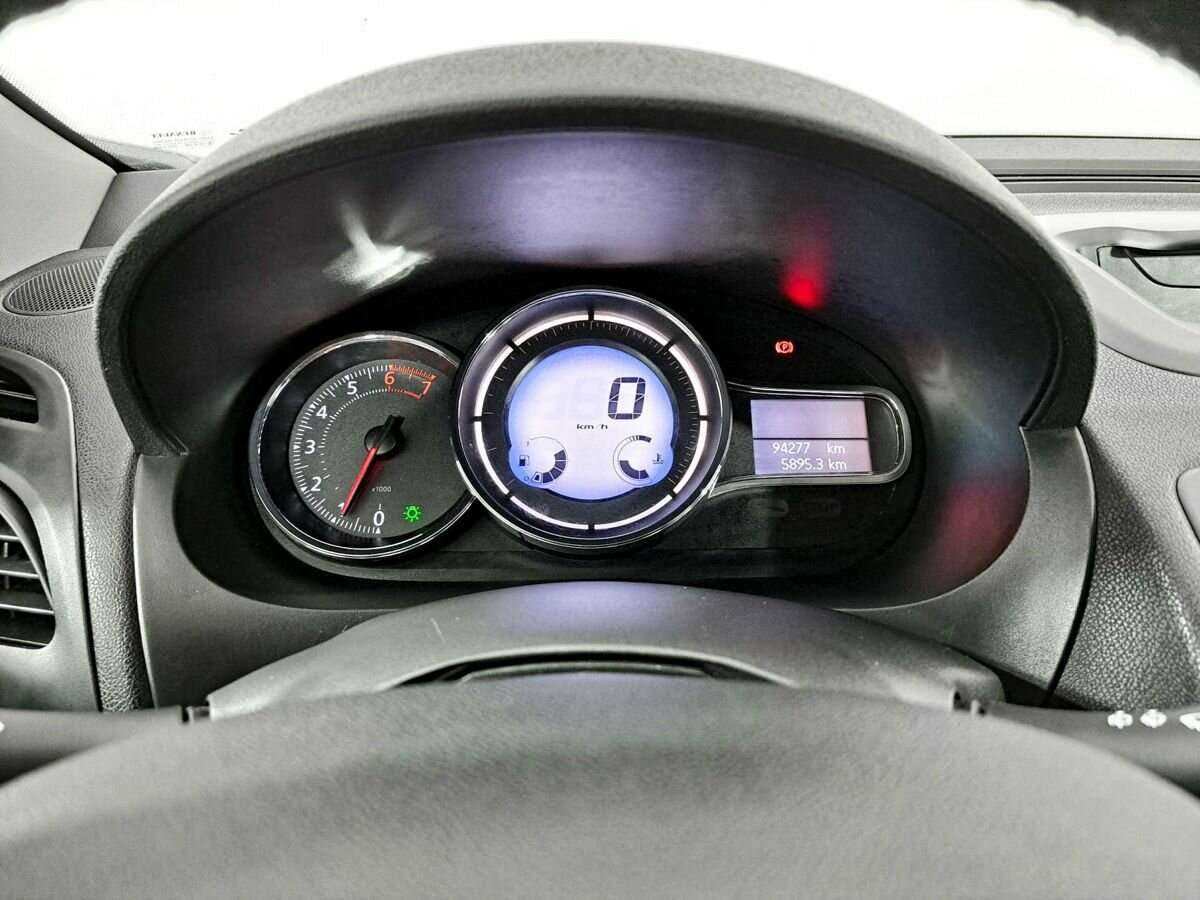 Renault Megane с пробегом — 2013 год. Фото: #10