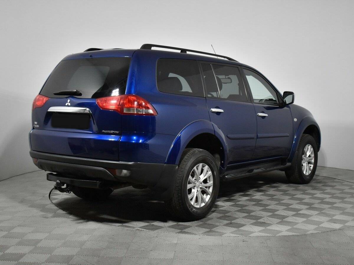 Mitsubishi Pajero Sport с пробегом — 2015 год. Фото: #3