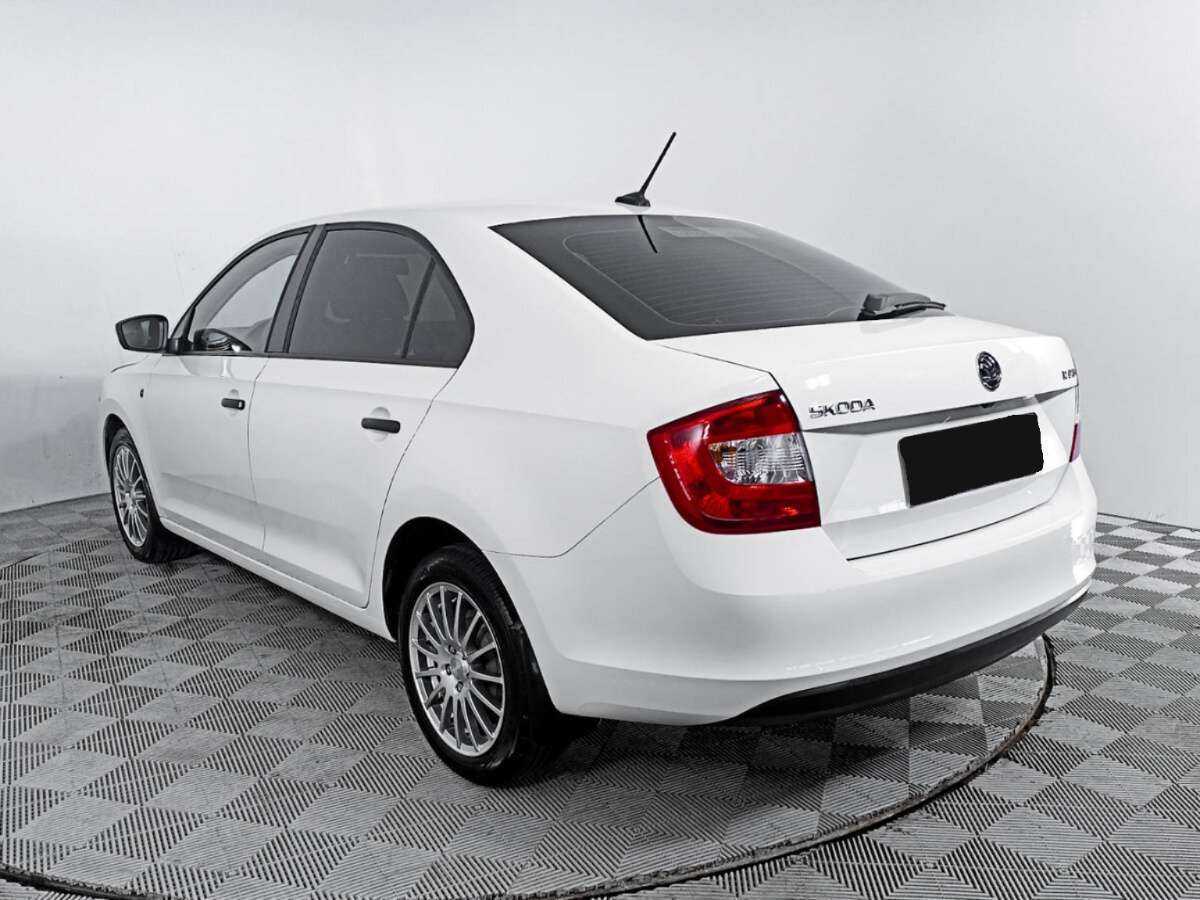 Skoda Rapid с пробегом — 2017 год. Фото: #6