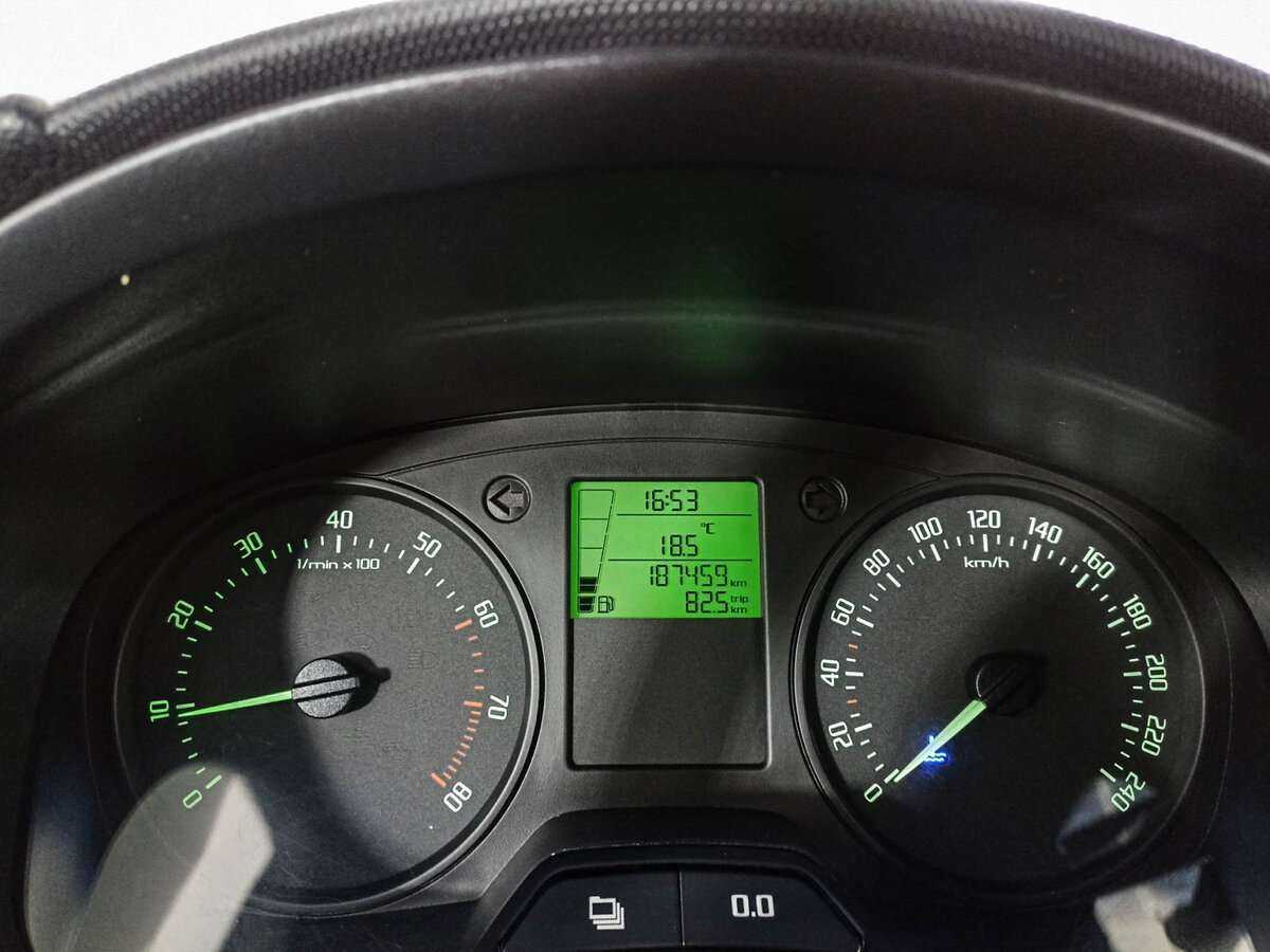 Skoda Fabia с пробегом — 2012 год. Фото: #10