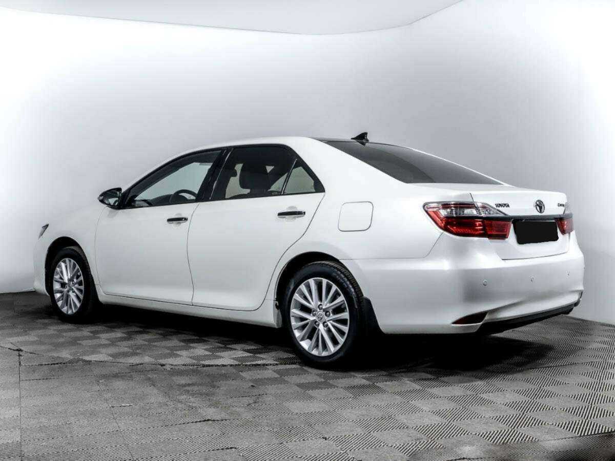 Toyota Camry с пробегом — 2015 год. Фото: #5