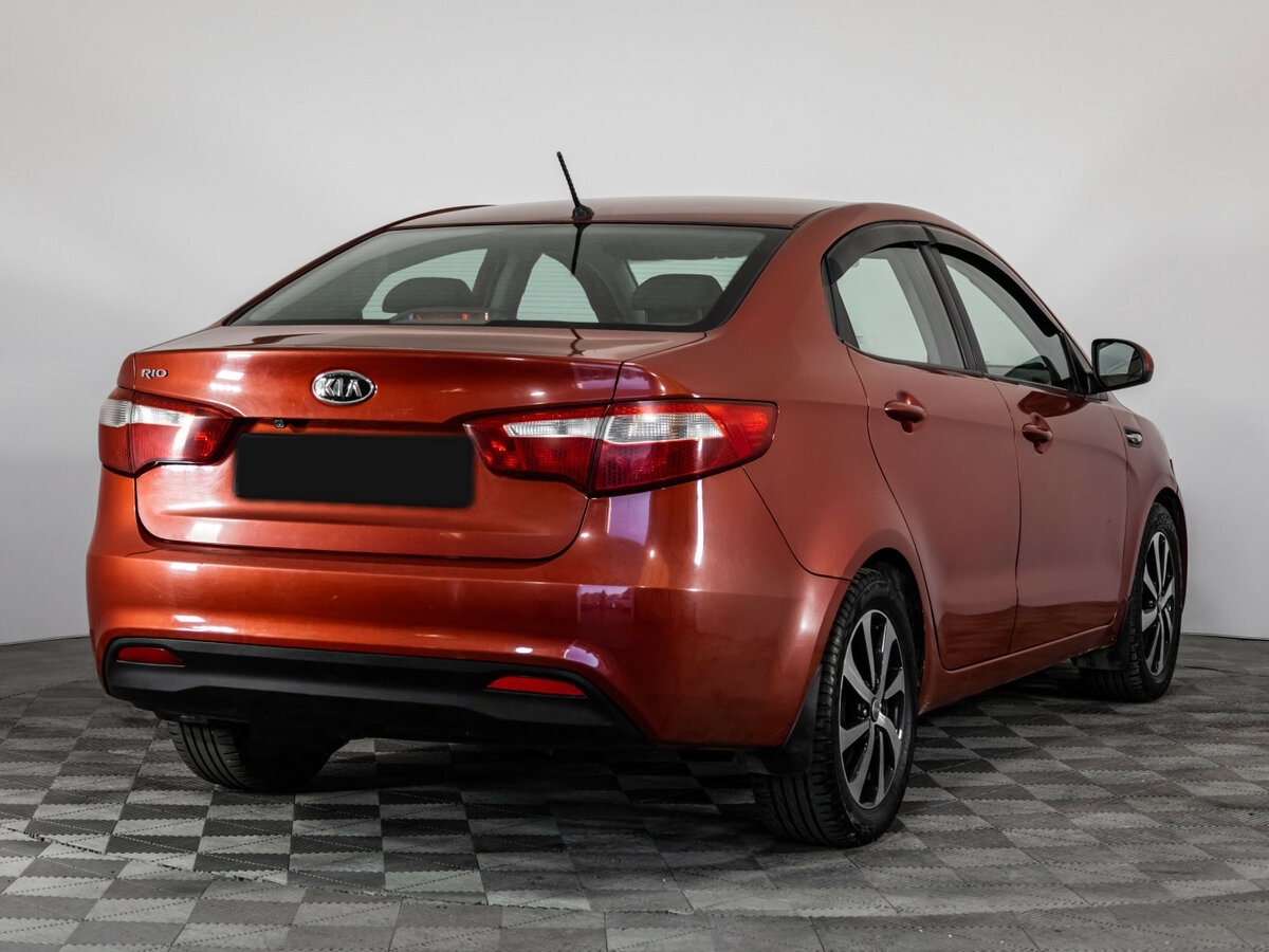 Kia Rio с пробегом — 2012 год. Фото: #3