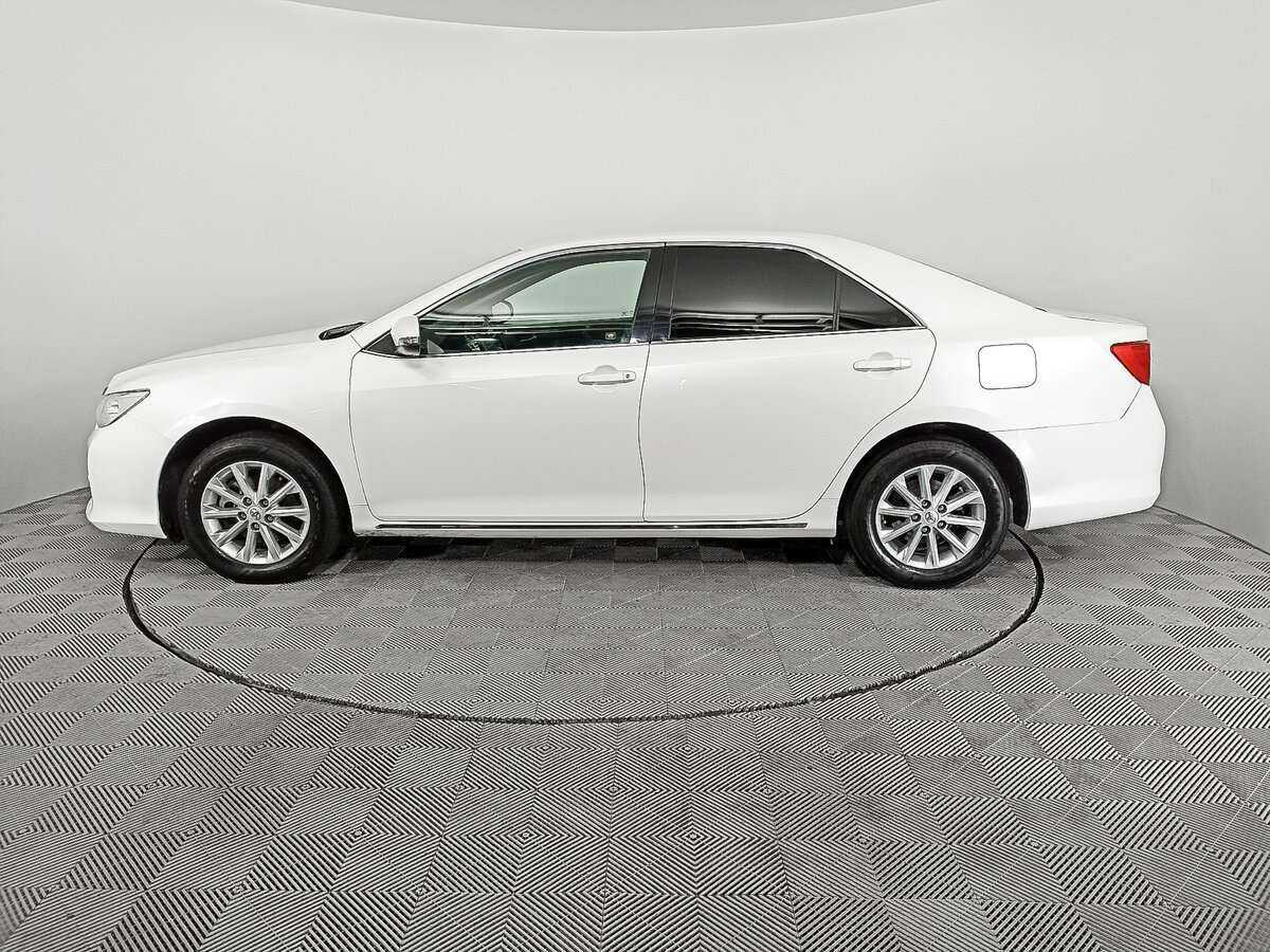 Toyota Camry с пробегом — 2014 год. Фото: #7