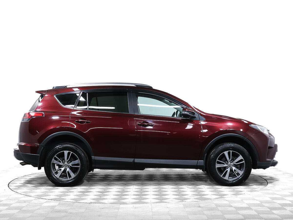 Toyota RAV4 с пробегом — 2018 год. Фото: #2