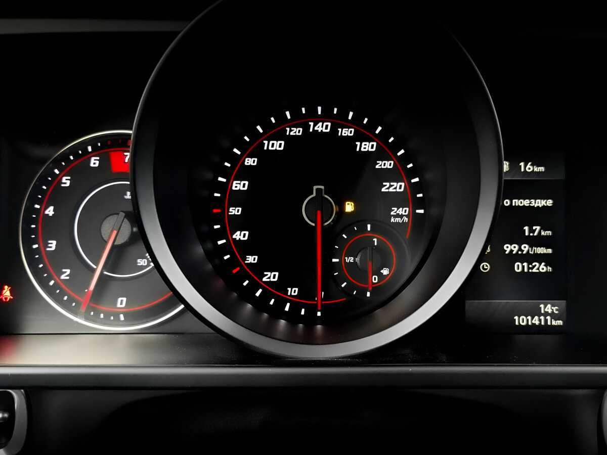 Hyundai Elantra с пробегом — 2021 год. Фото: #12