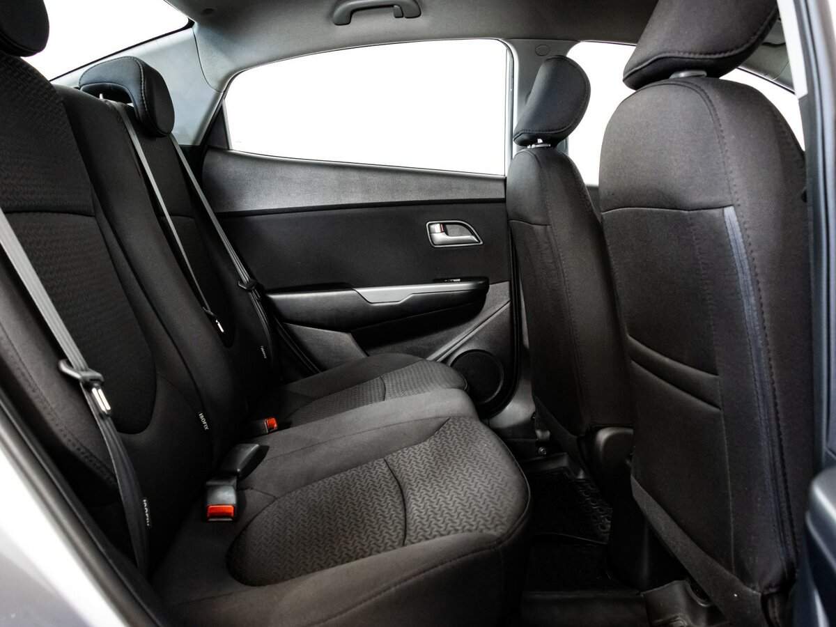 Kia Rio с пробегом — 2015 год. Фото: #11