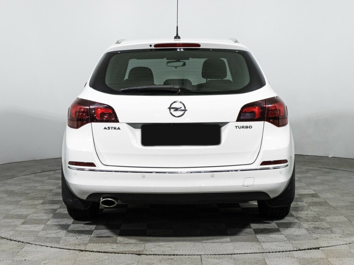 Opel Astra с пробегом — 2014 год. Фото: #5