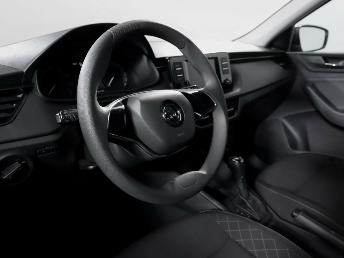 Skoda Rapid с пробегом — 2021 год. Фото: #10