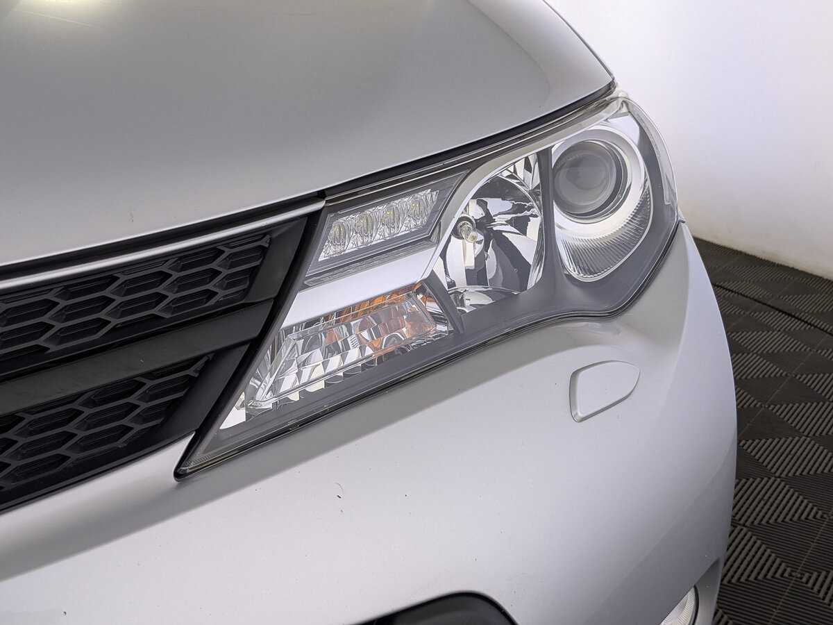 Toyota RAV4 с пробегом — 2014 год. Фото: #10