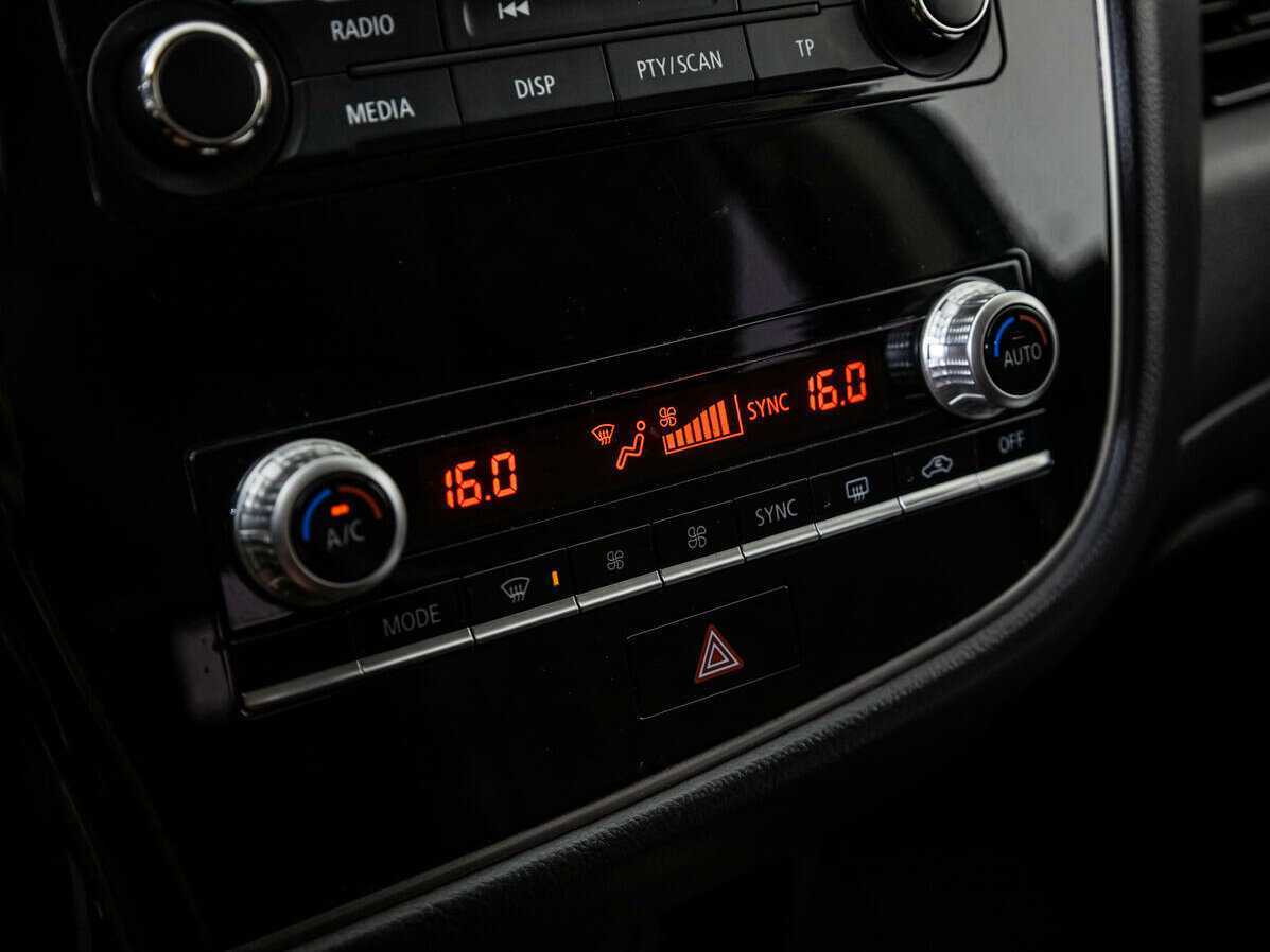 Mitsubishi Outlander с пробегом — 2020 год. Фото: #12